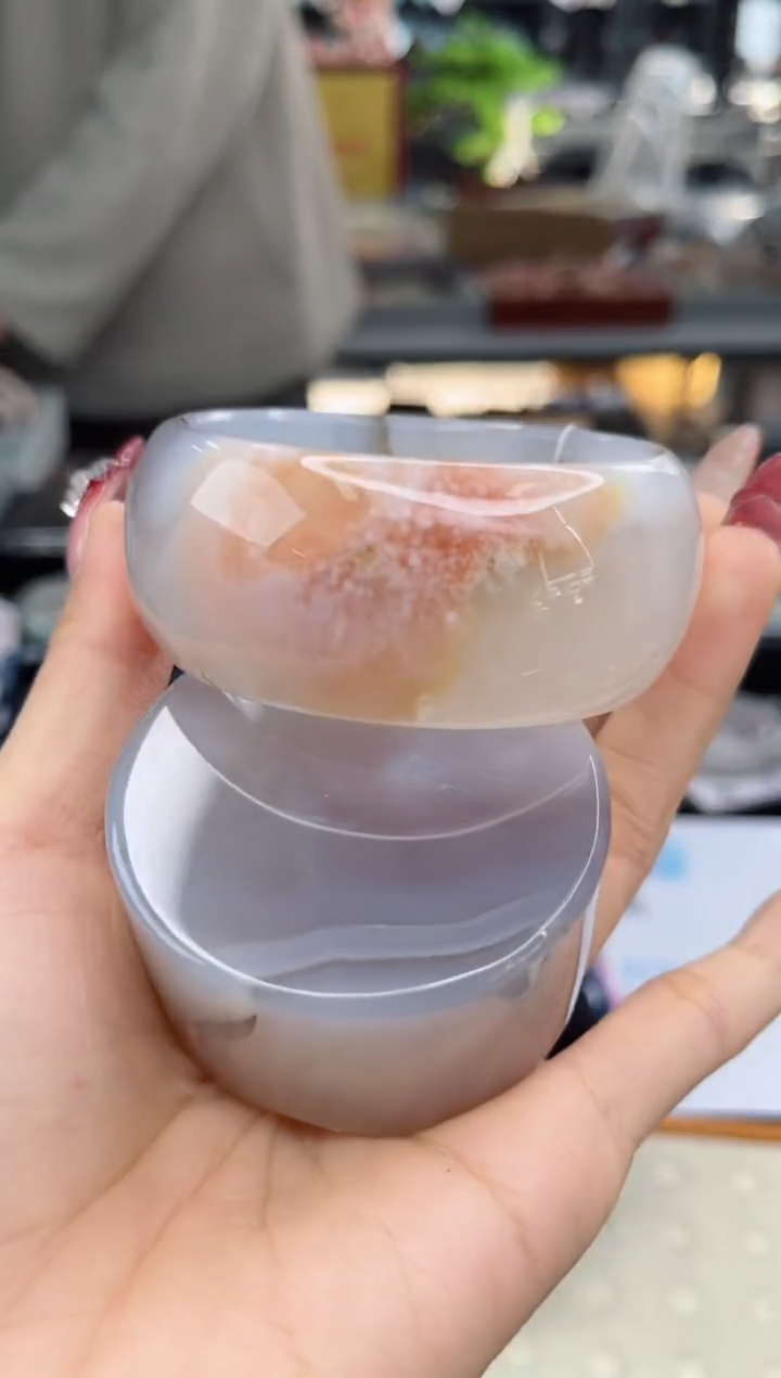 【闪购商品】石英质玉手镯未镶嵌58圈口（赠品镯心）351047