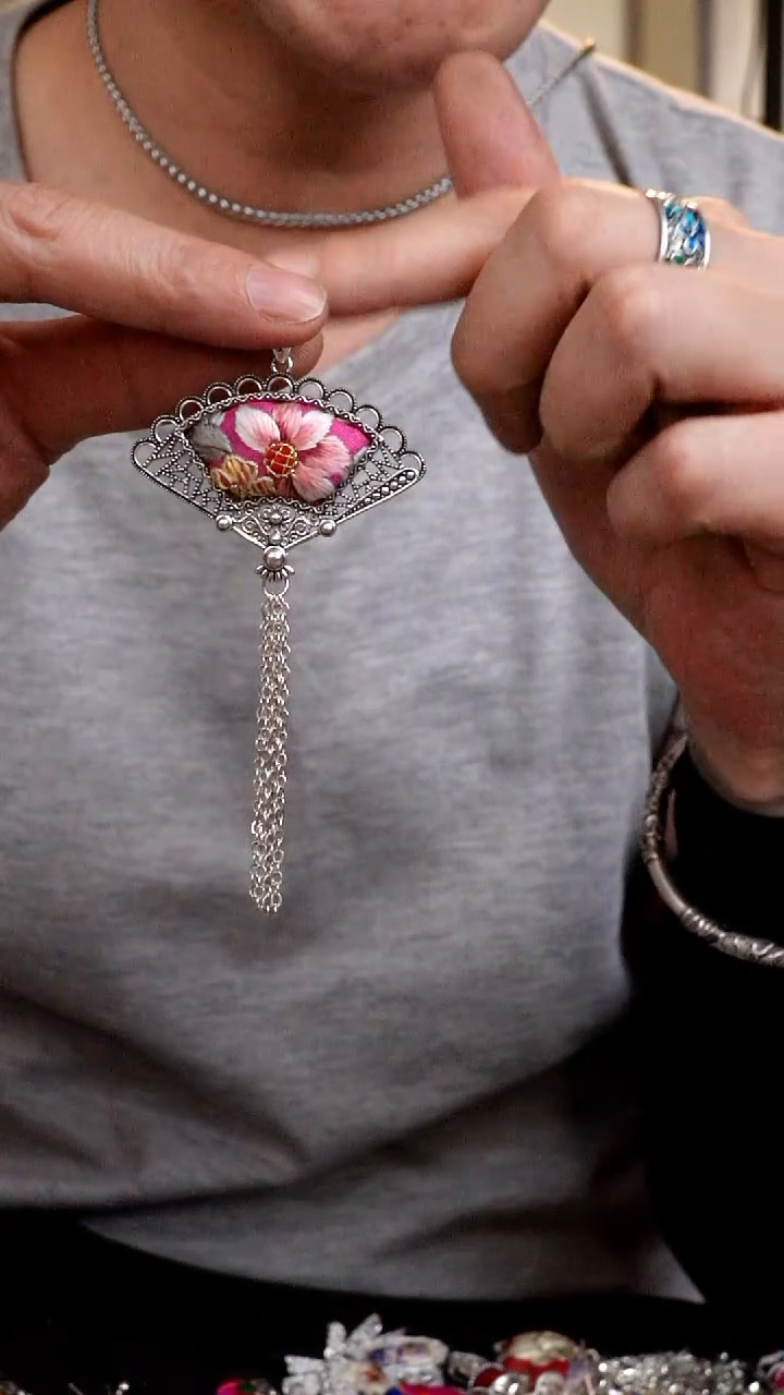 【闪购商品】织绣098非遗手工刺绣吊坠