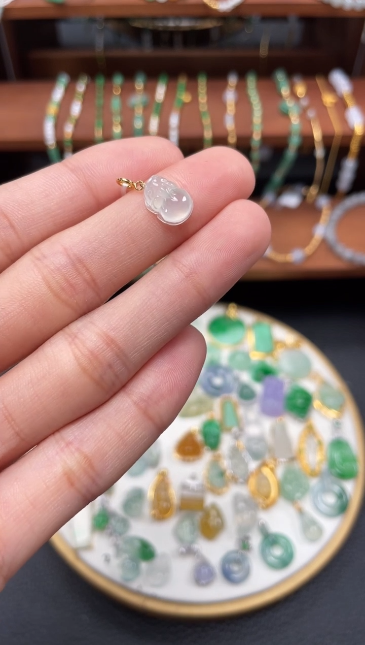 【闪购商品】翡翠吊坠(不含链)18K金镶嵌一个   JK703