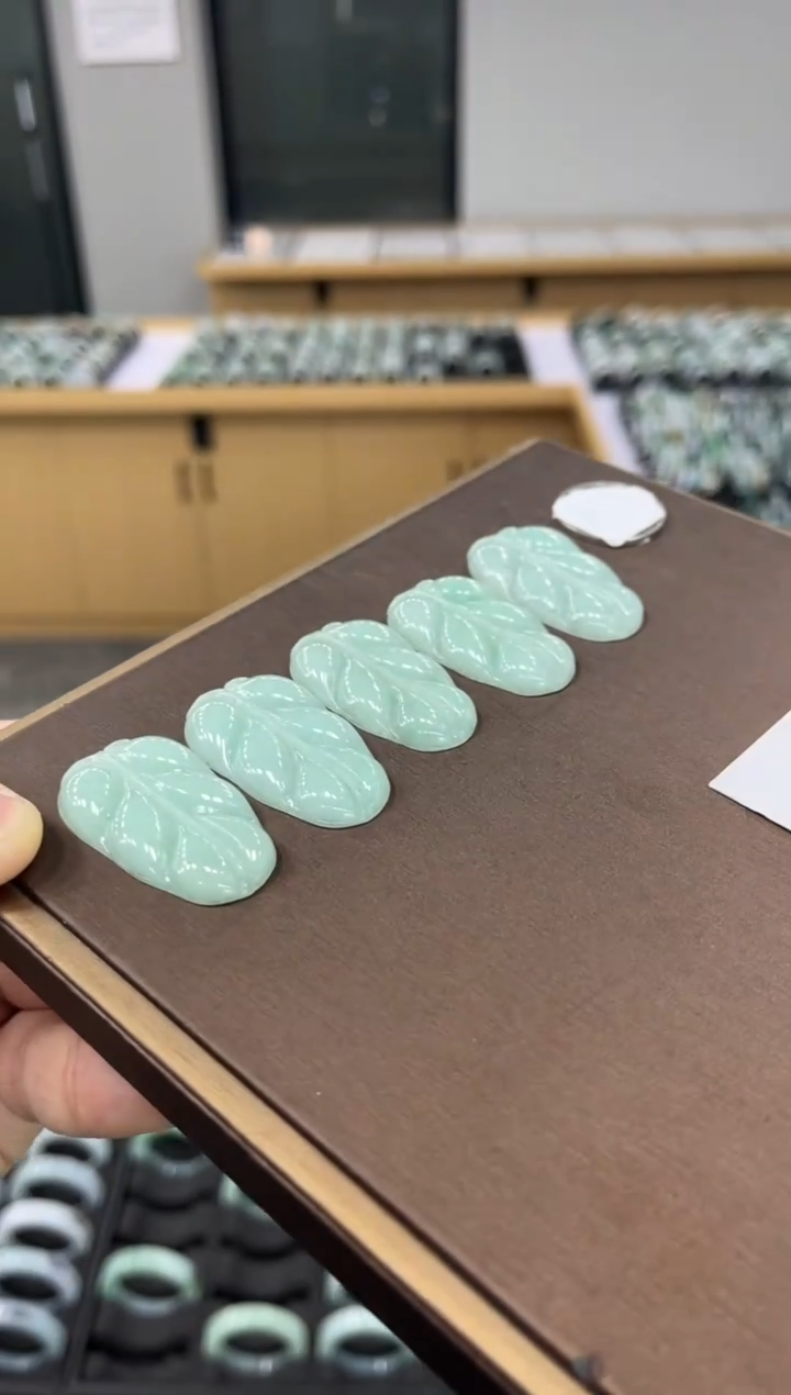 吊坠(不含链)未镶嵌翡翠叶子吊坠/多样性发其一