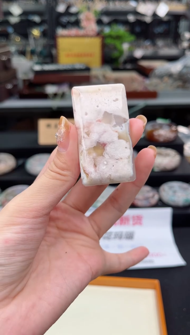 【闪购商品】石英质玉吊坠(不含链)未镶嵌多样性发货其一