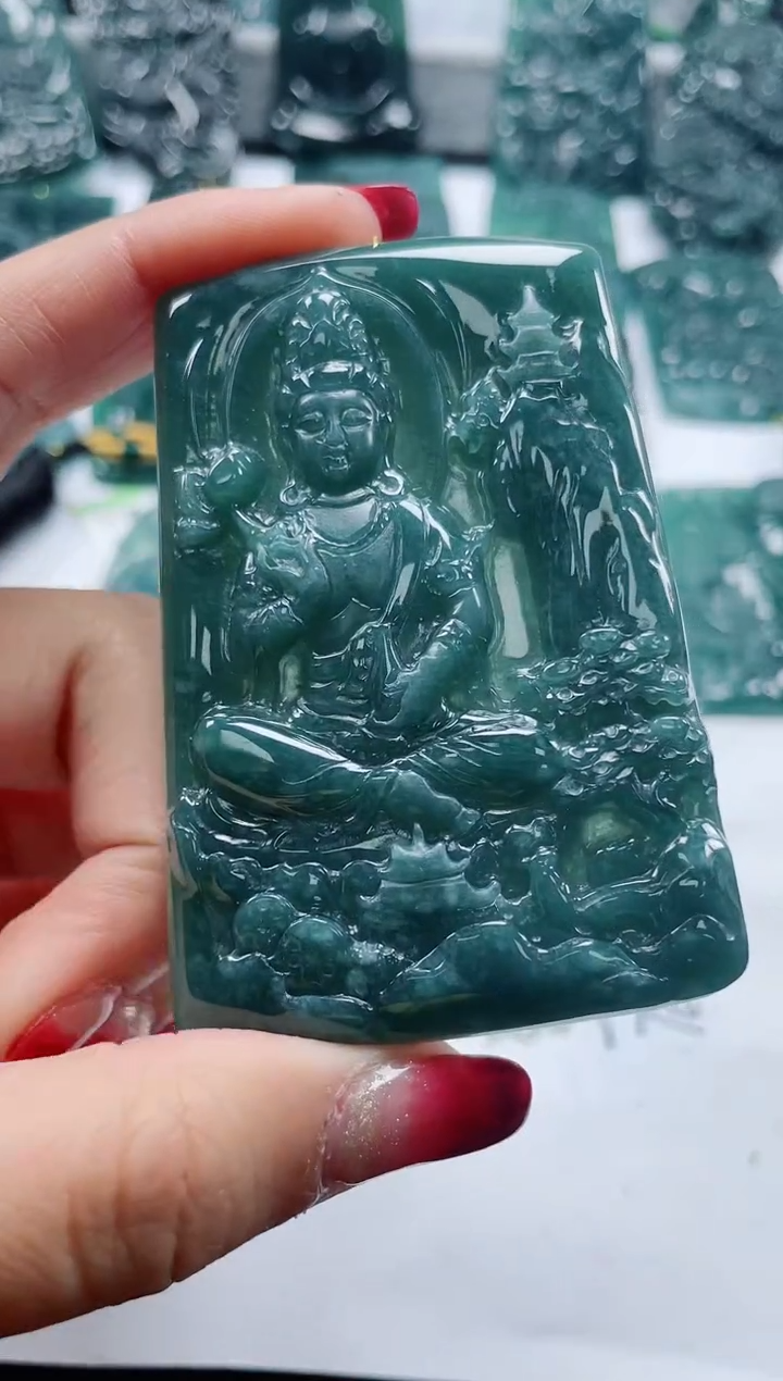 【闪购商品】翡翠颈饰未镶嵌          