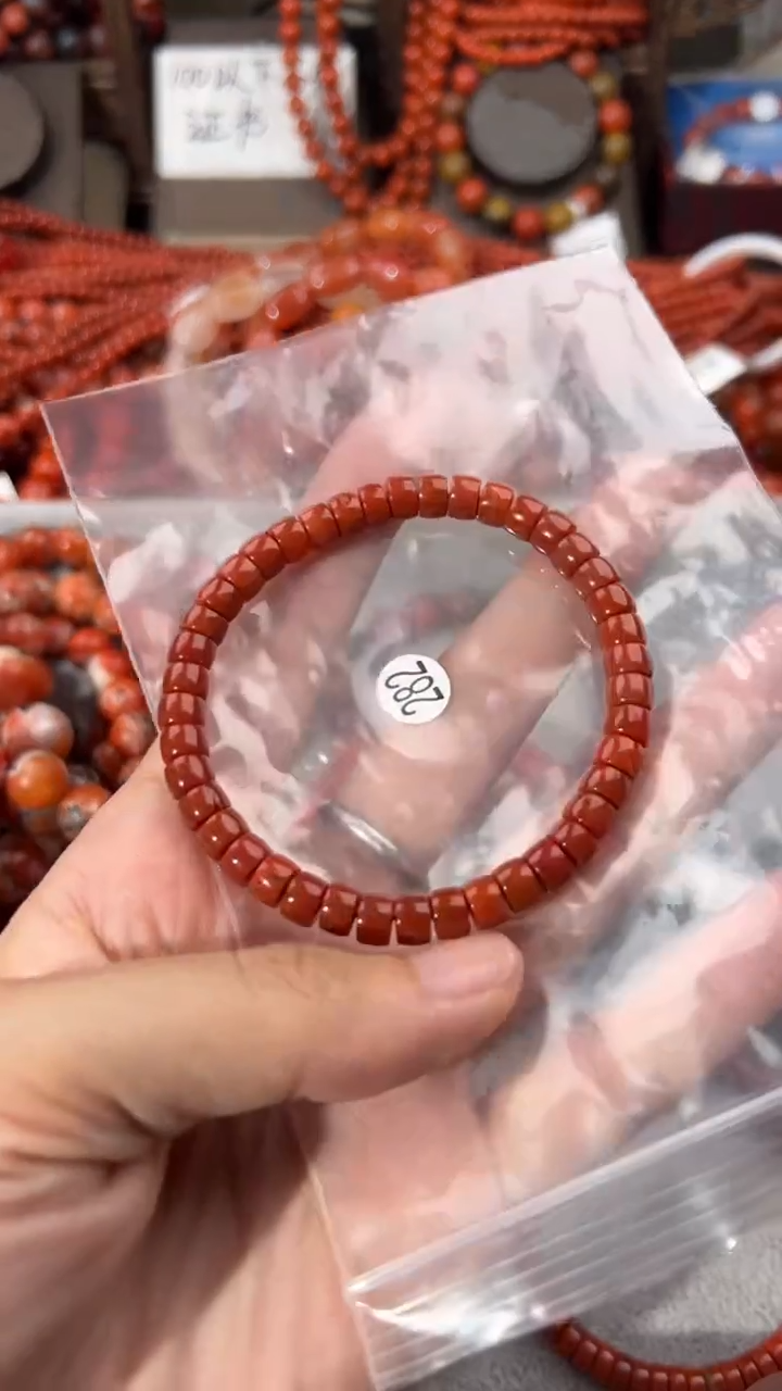 南红玛瑙手串未镶嵌6+