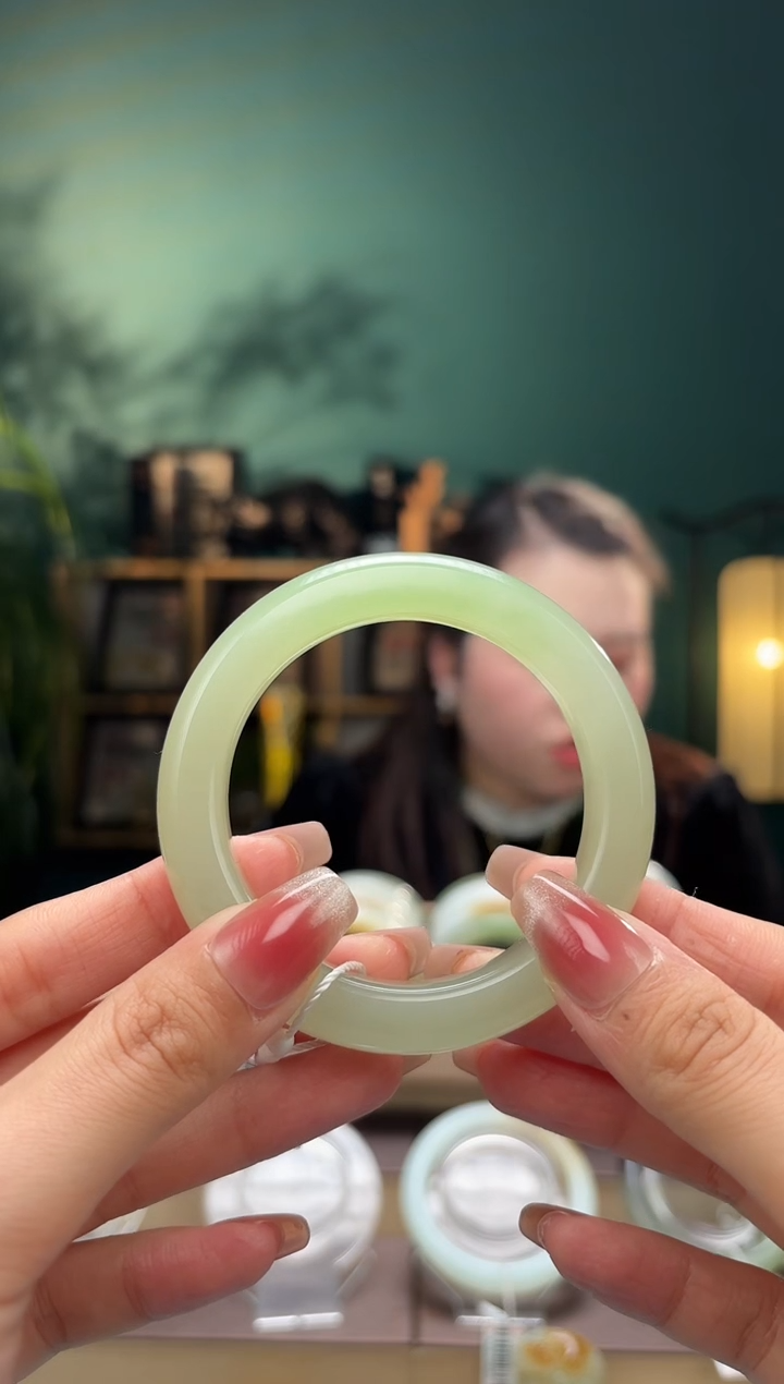 【闪购商品】和田玉手镯未镶嵌55+手镯