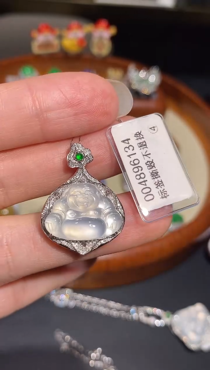 【闪购商品】翡翠吊坠(不含链)18K金镶嵌吊坠