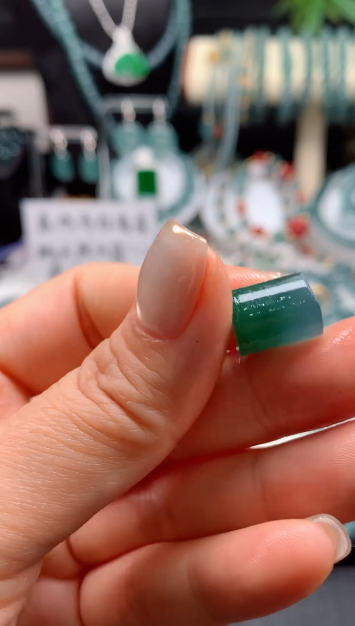 【闪购商品】翡翠颈饰未镶嵌0800447100