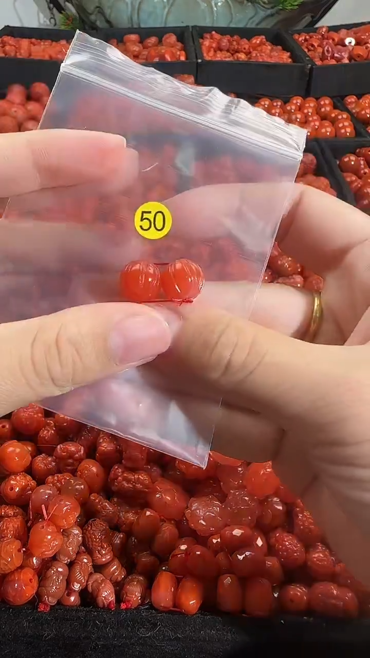 颈饰未镶嵌南红玛瑙1