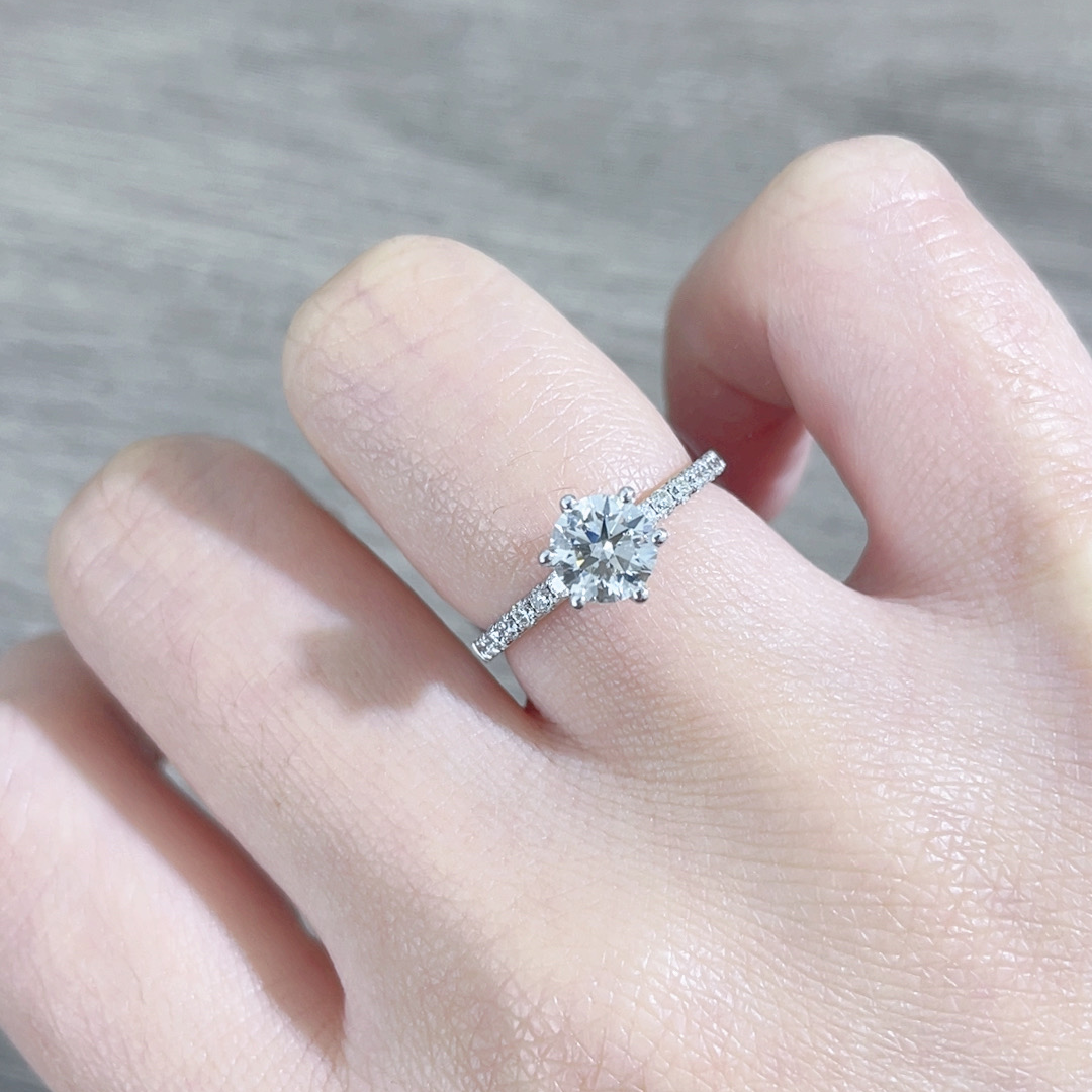 18K80分六爪天然钻石戒指W21120043