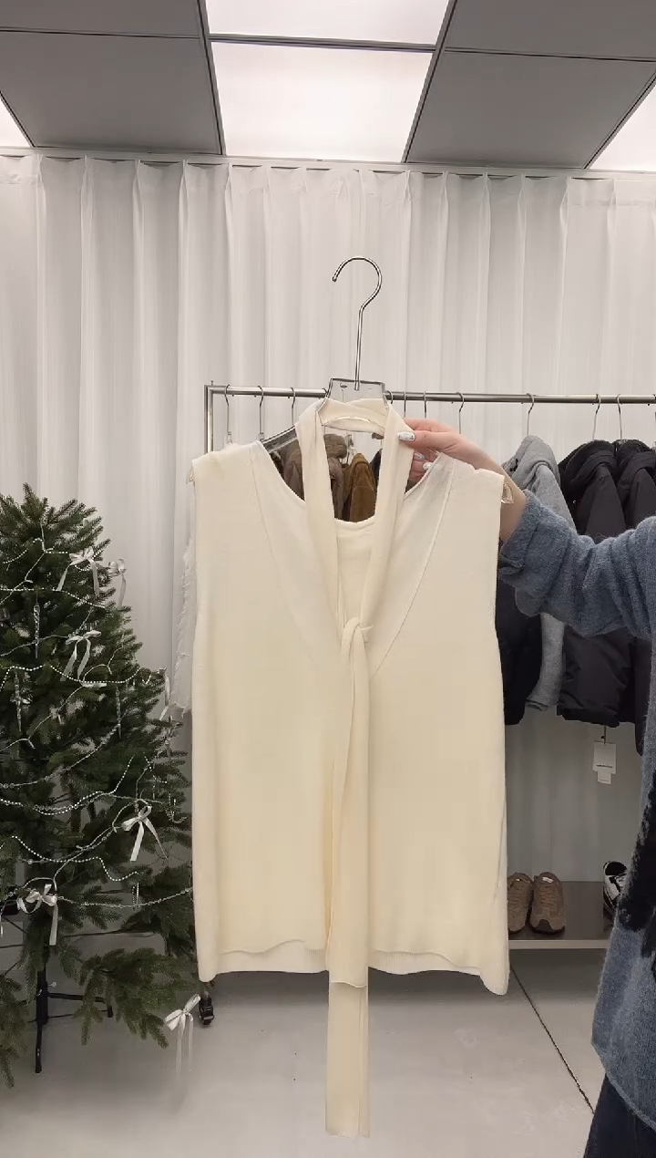 编号090 ÉCRIVAIN设计师品牌 无袖水绒羊毛打底上衣 待开价