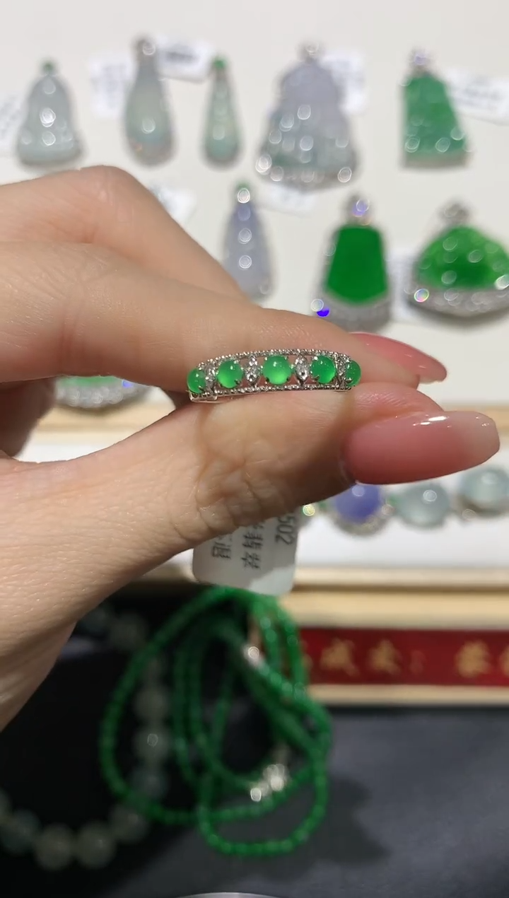 【闪购商品】翡翠吊坠(不含链)18K金镶嵌团购1