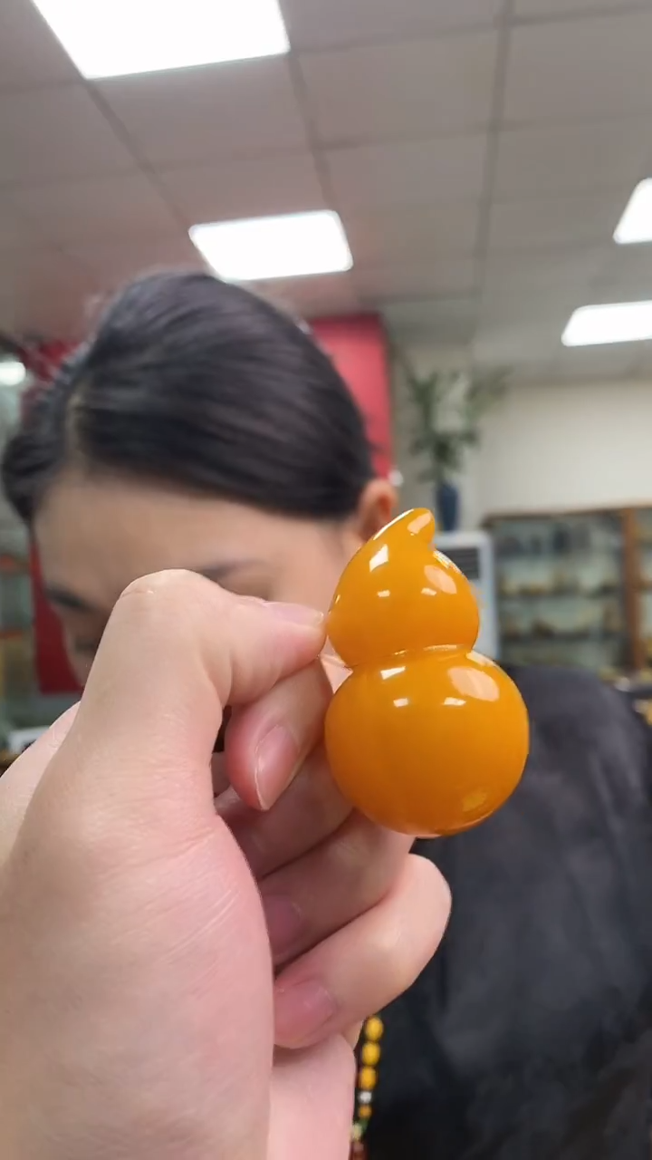 琥珀吊坠(赠链)未镶嵌天然琥珀蜜蜡葫芦吊坠