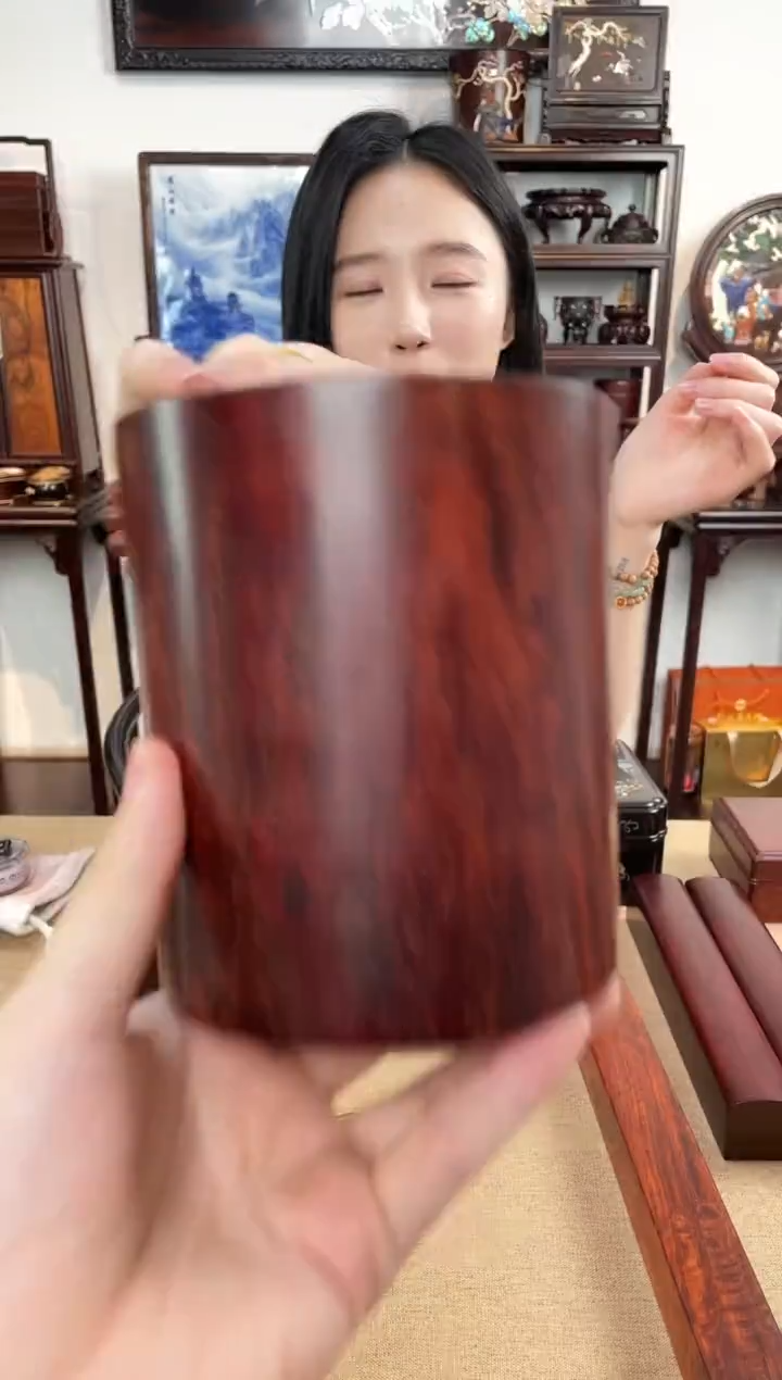 紫檀木类成套家具笔筒