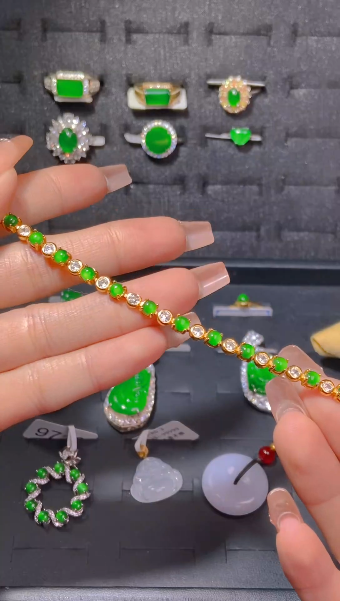 【闪购商品】翡翠手链未镶嵌天然翡翠A货85