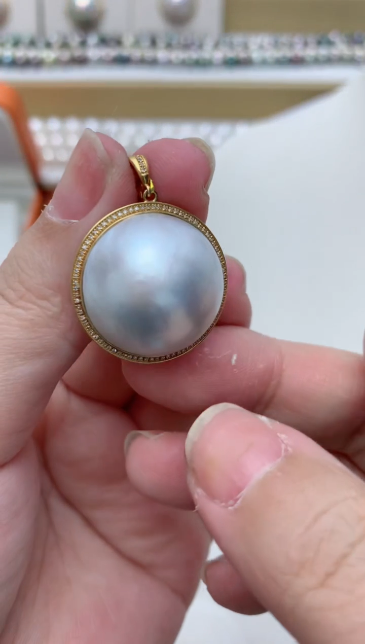 【闪购商品】拼合珍珠（马贝珠）颈饰18K金镶嵌q74 