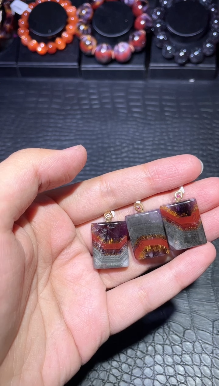 【闪购商品】水晶吊坠18K金镶嵌极光无事牌吊坠（多样性发其一）