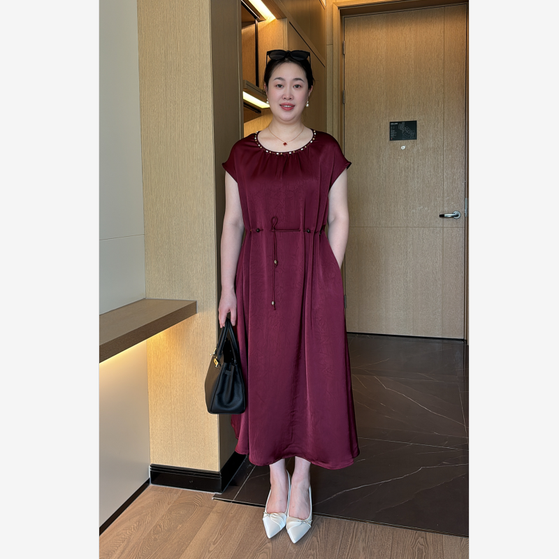 2025夏季新款高档时尚洋气端庄优雅妈妈装气质减龄收腰中长连衣裙