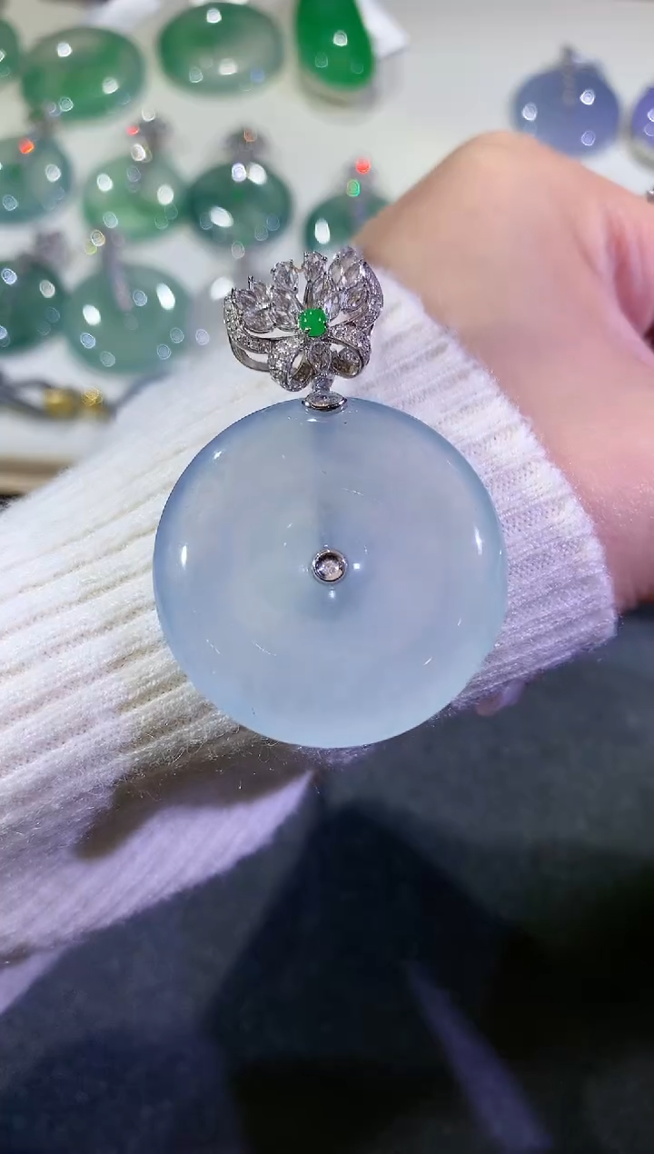【闪购商品】翡翠吊坠(不含链)18K金镶嵌104无鉴赏