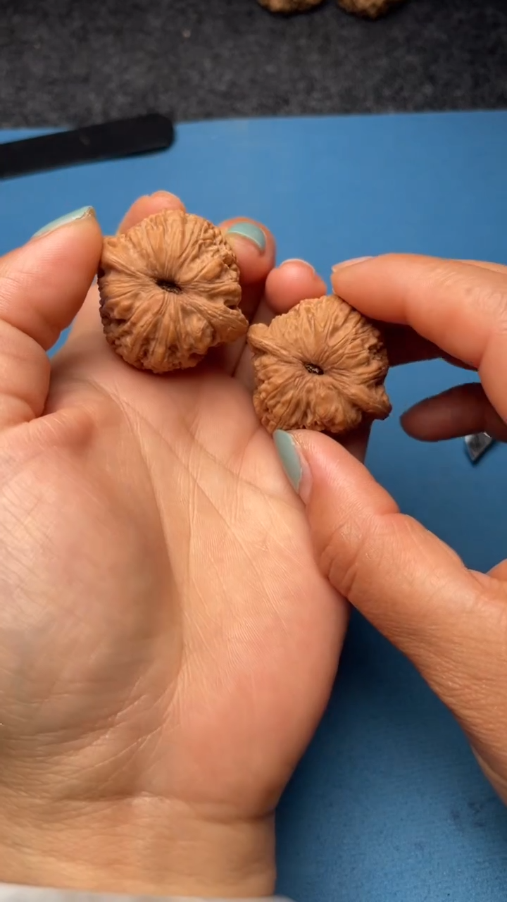 文玩核桃把件a14绣球36尺