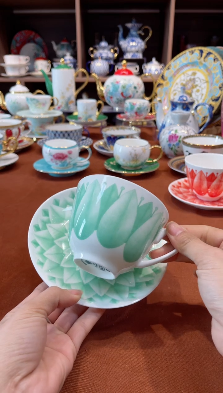 【闪购商品】瓷片泻湖杯碟······