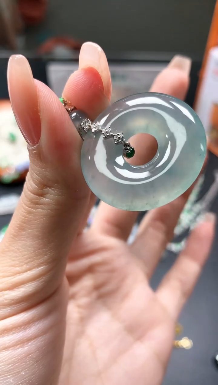 翡翠18K金镶嵌颈饰春日珠宝 翡翠甜甜圈|不退不换