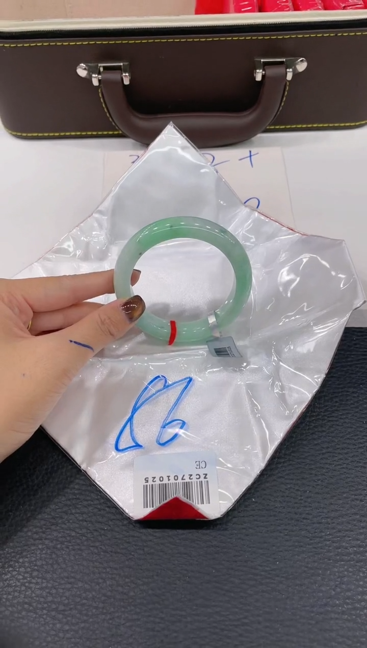 【闪购商品】翡翠手镯未镶嵌手镯