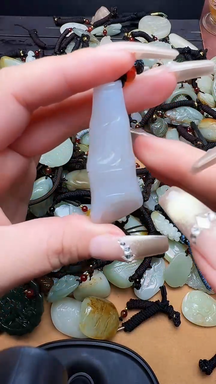 【闪购商品】和田玉颈饰未镶嵌竹节