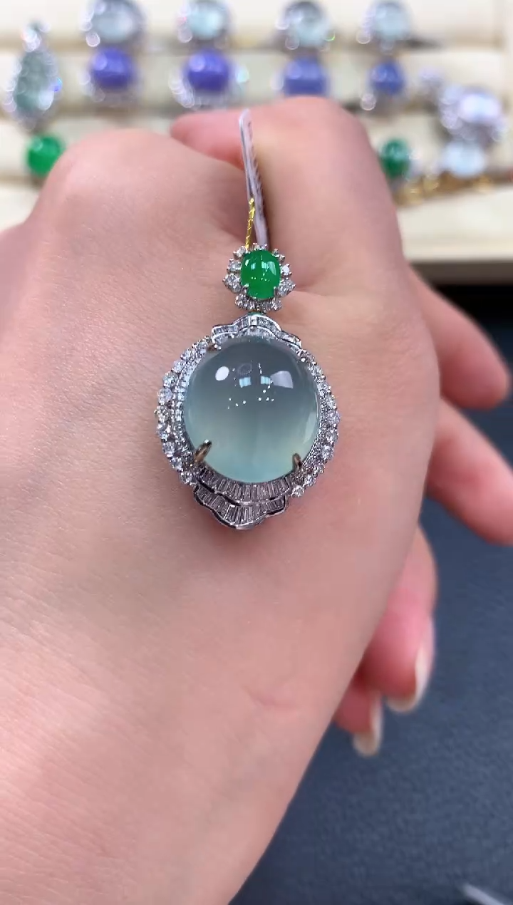 【闪购商品】翡翠吊坠(不含链)18K金镶嵌b183       