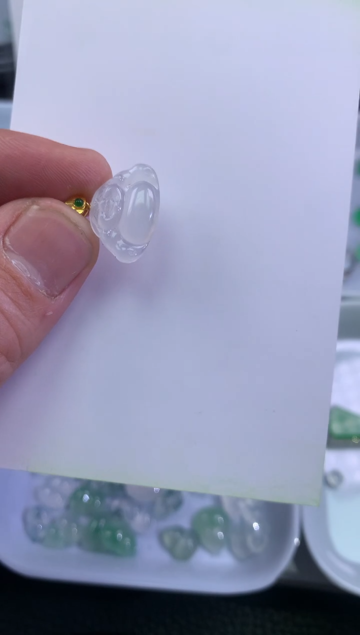 【闪购商品】翡翠颈饰未镶嵌舒佛