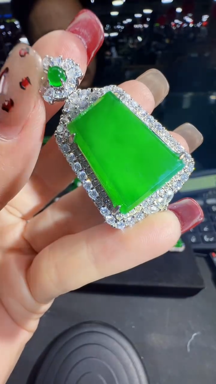 【闪购商品】定制翡翠未镶嵌无事牌商品多样性发货1