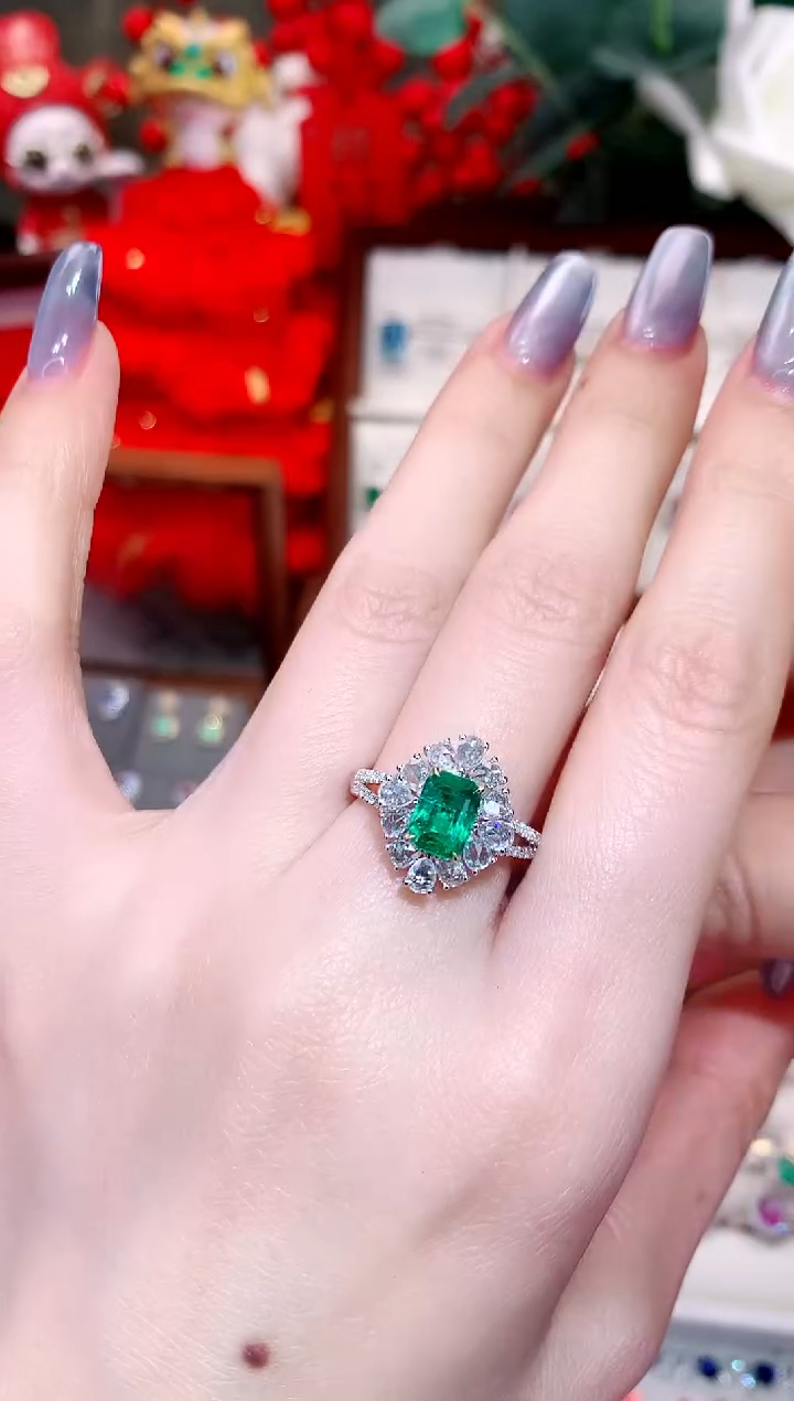 【闪购商品】祖母绿戒指18K金镶嵌1.16ct/天然宝石/七天无理由