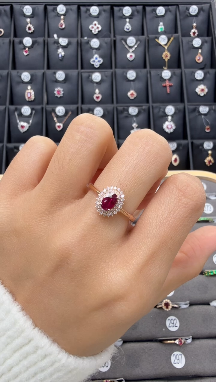 18K金镶嵌戒指红宝石0.54克拉