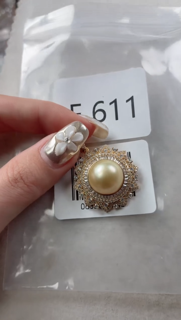 银S925镶嵌吊坠海水珍珠E611