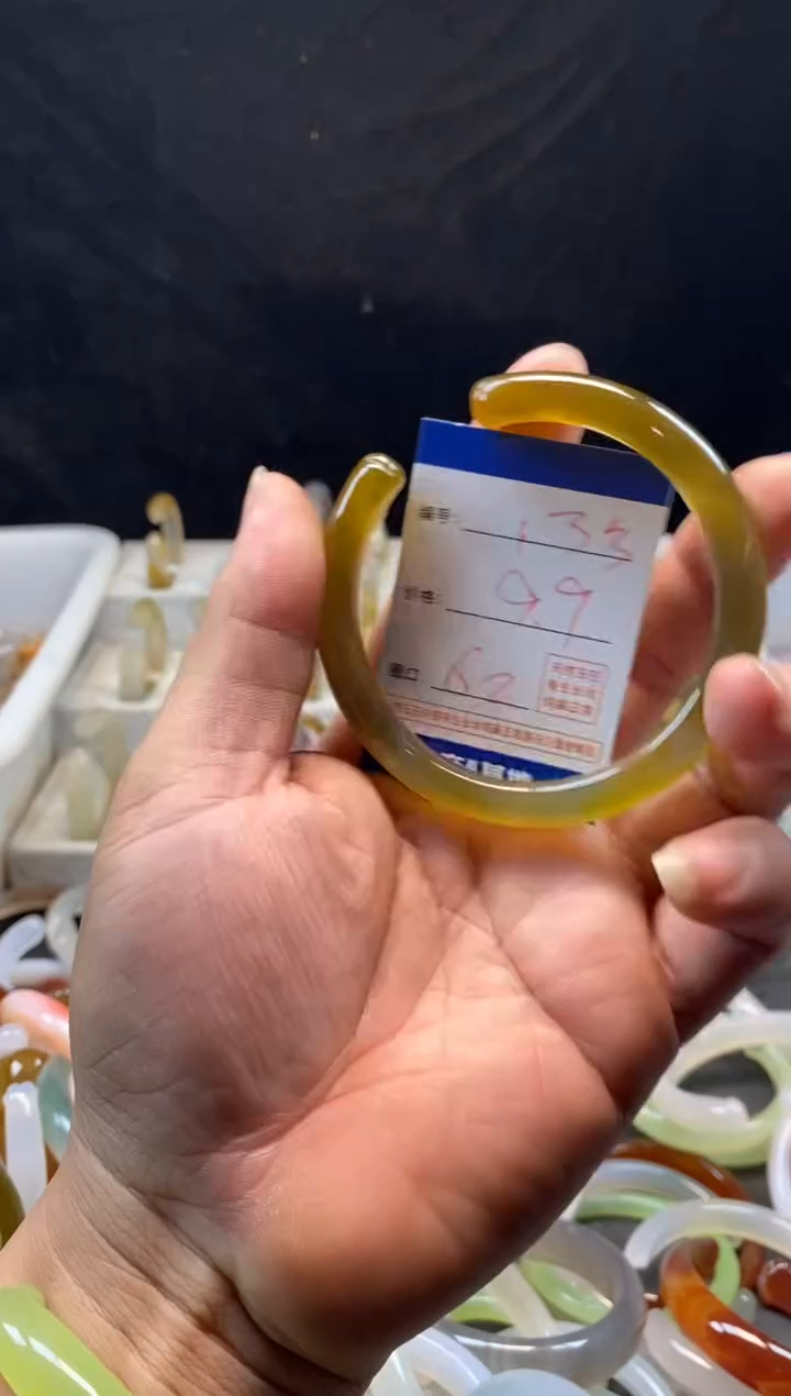 手镯玛瑙/玉髓未镶嵌133