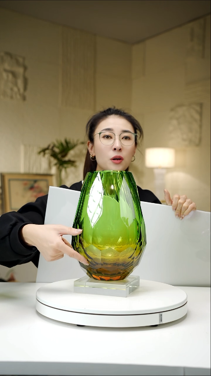 手工艺品琉璃琥珀绿切面花瓶