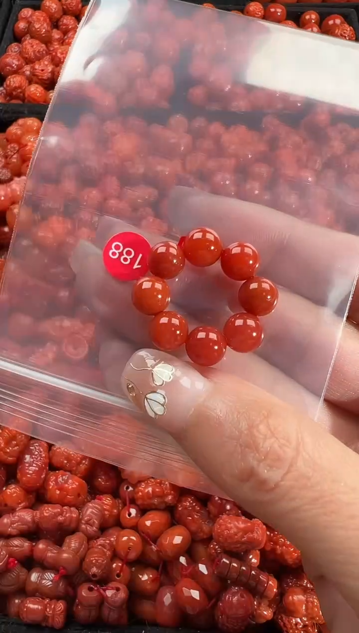 颈饰未镶嵌南红玛瑙1