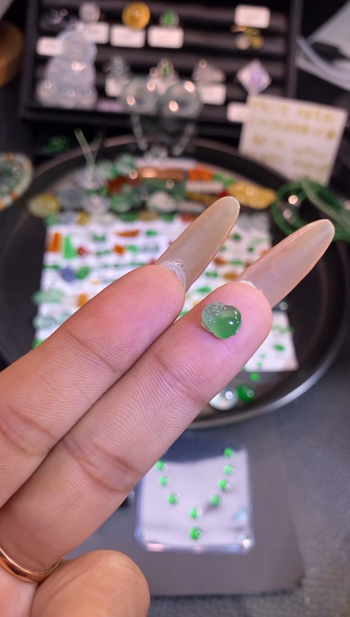 【闪购商品】翡翠挂件未镶嵌金蟾