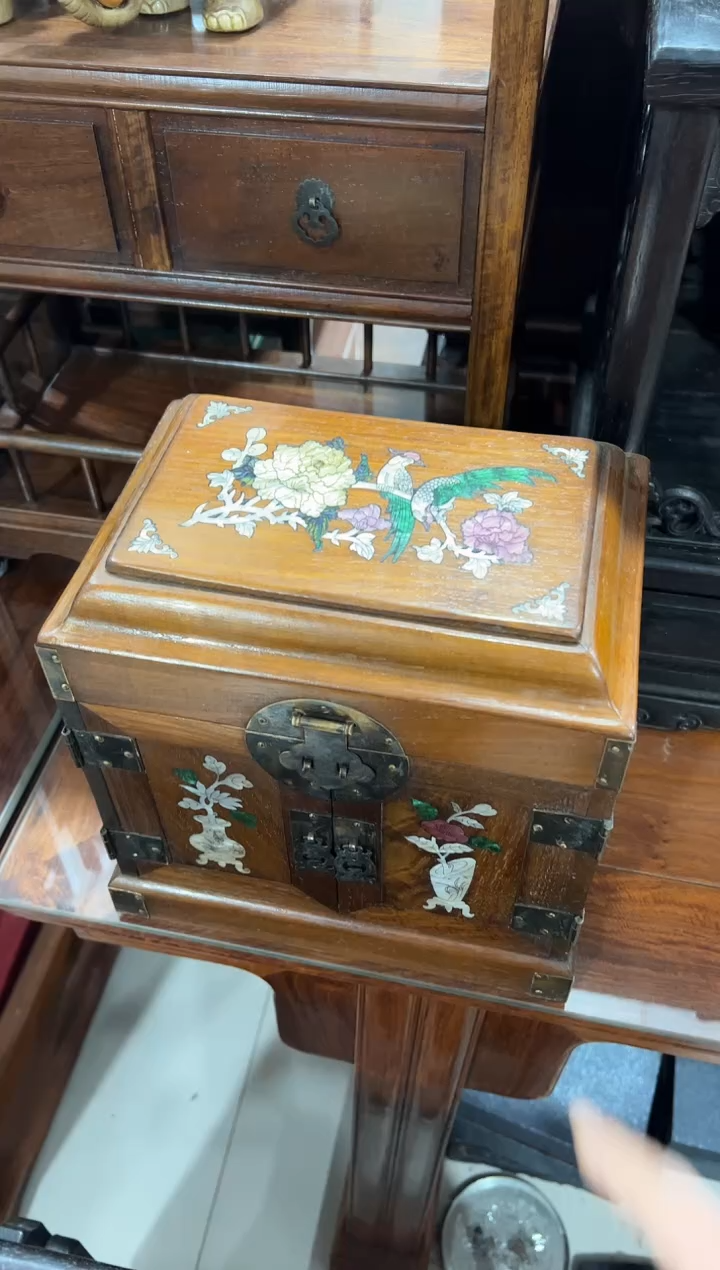 花梨木螺钿官帽箱