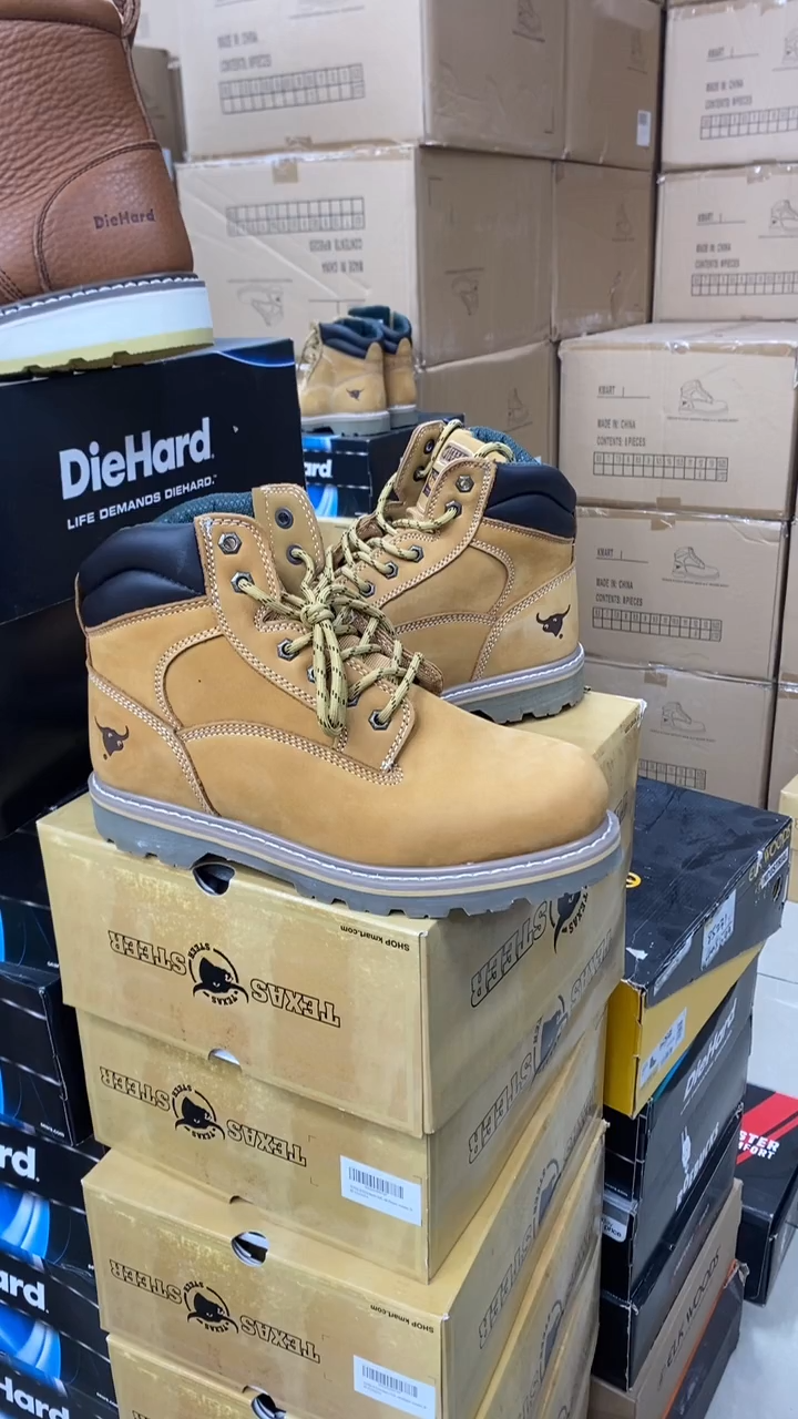 牛皮43码，牛头1 皮鞋码，工装靴 个别鞋面有胶印 默认瑕疵介意勿拍