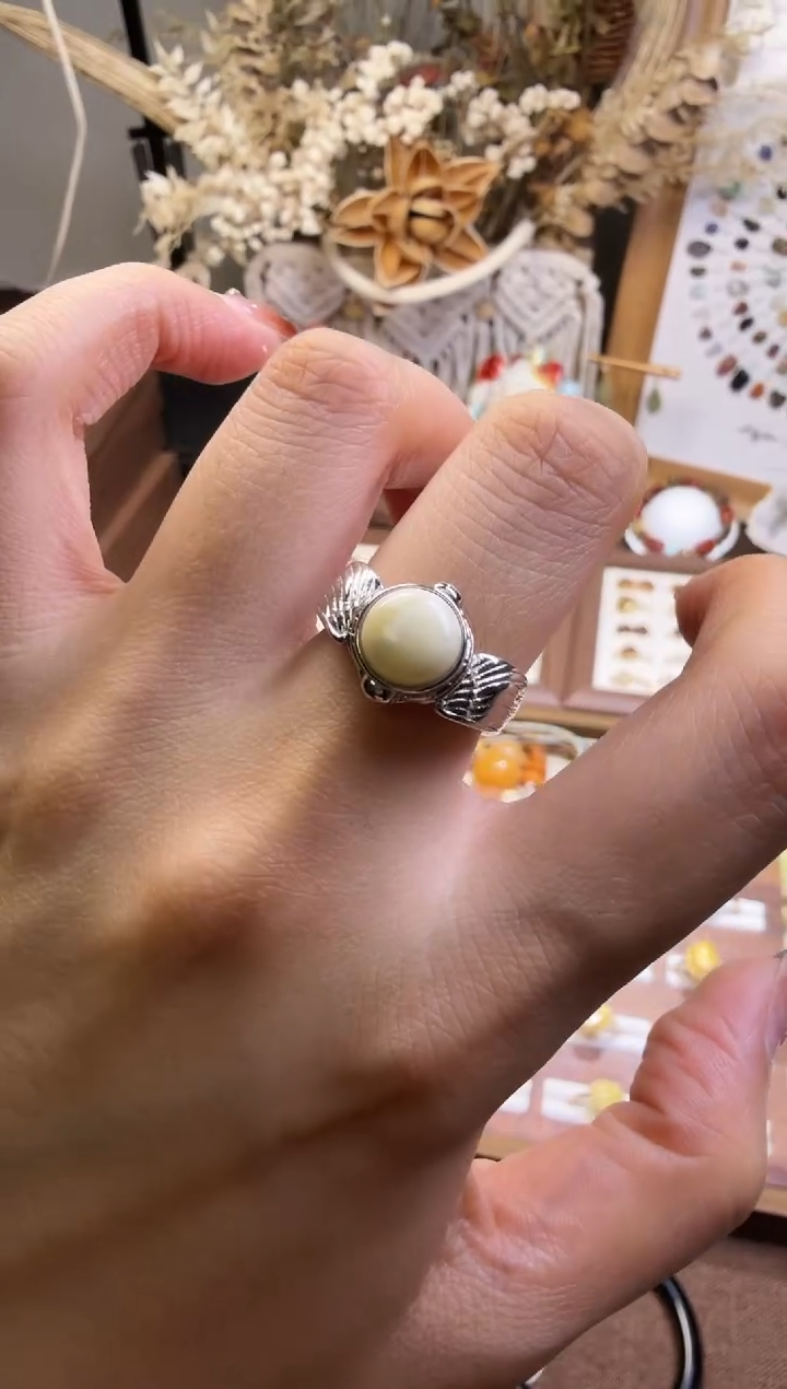 水晶摆件未镶嵌戒指