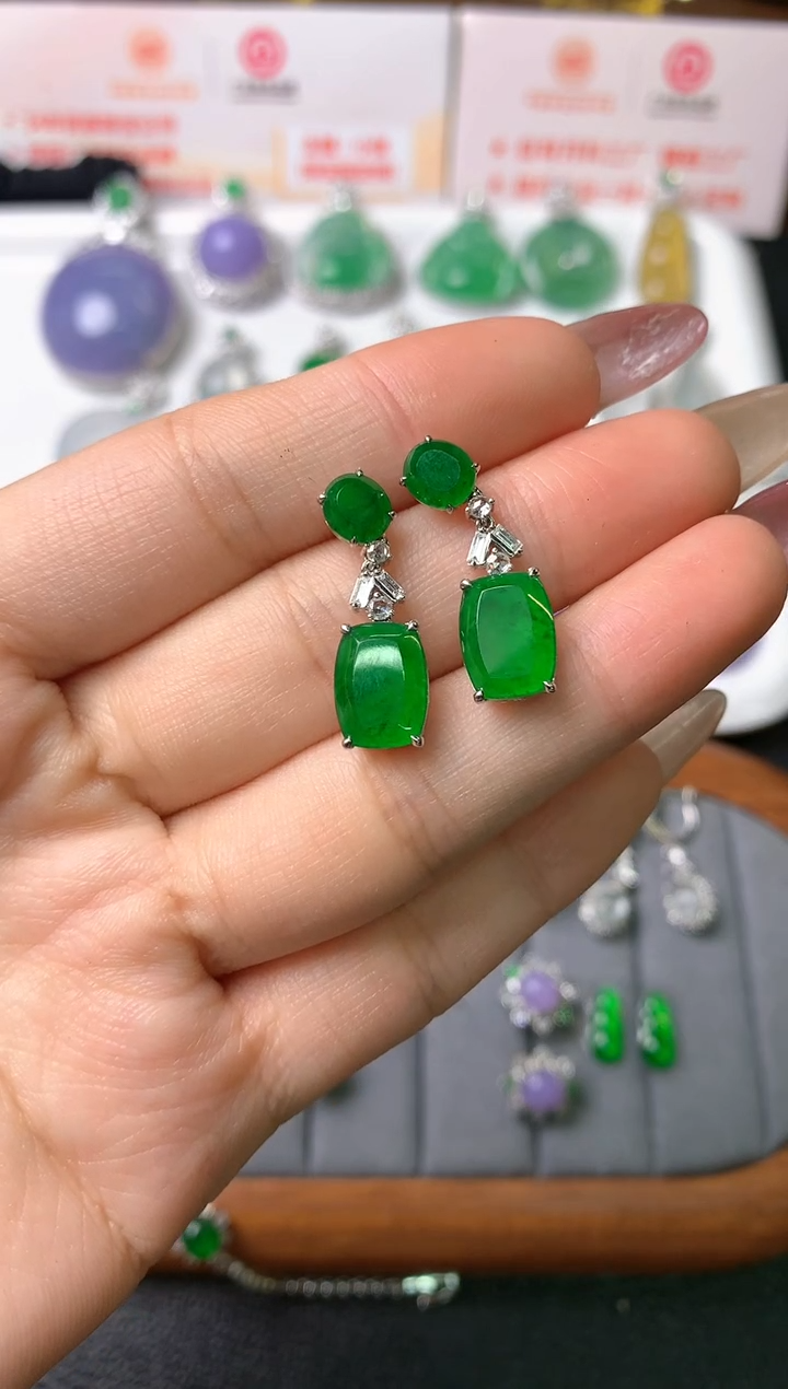 【闪购商品】翡翠耳饰18K金镶嵌耳钉