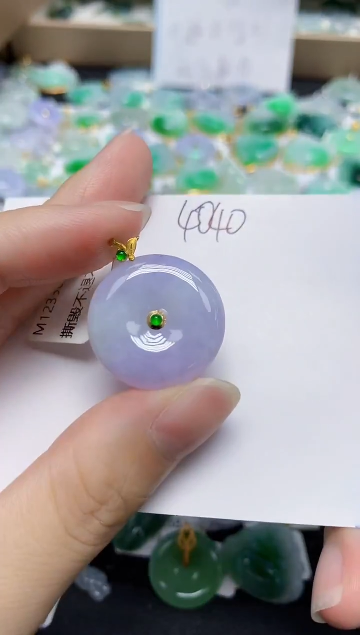 翡翠18K金镶嵌颈饰天然缅甸翡翠A货