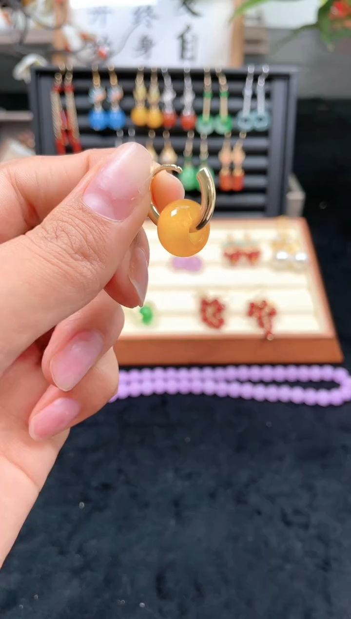 【闪购商品】石英质玉耳饰未镶嵌96574555