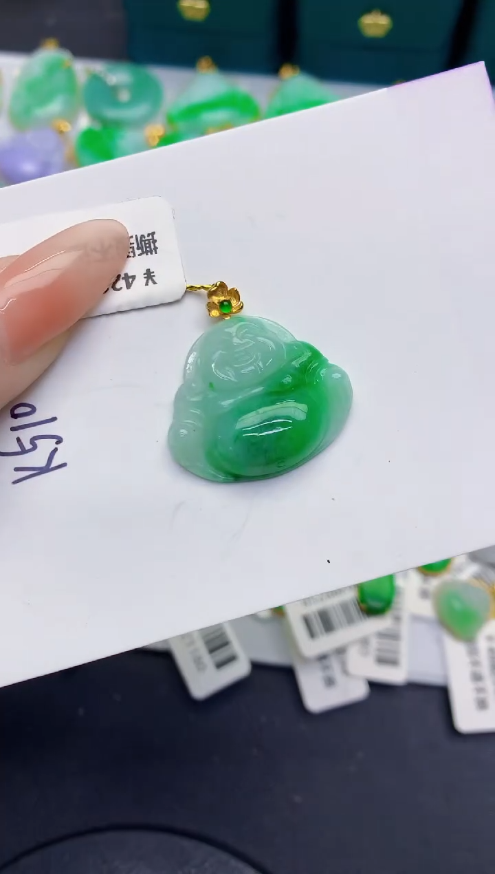 颈饰18K金镶嵌翡翠缅甸天然翡翠A货