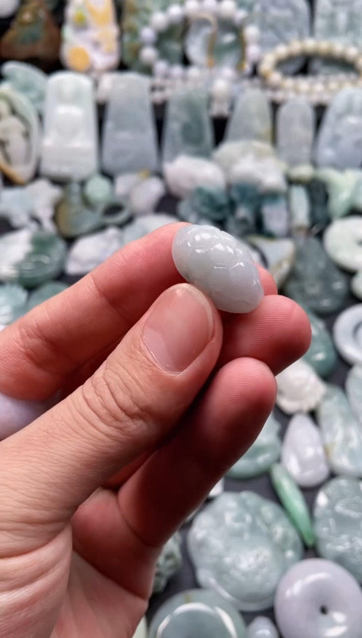 翡翠未镶嵌颈饰天然翡翠a货