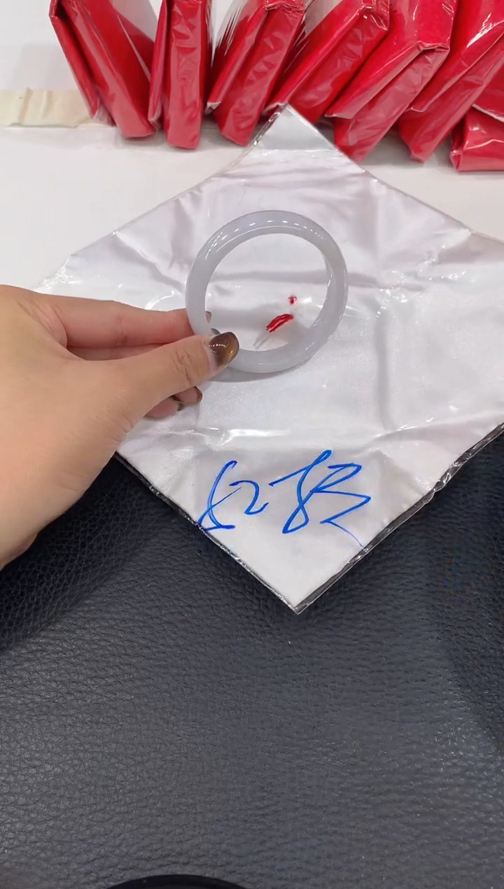 【闪购商品】翡翠手镯未镶嵌手镯