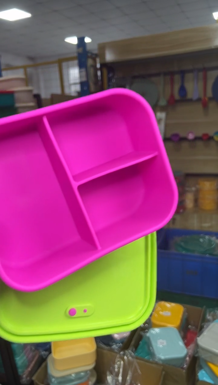 硅胶玫红底亮绿盖-3格排气大盒