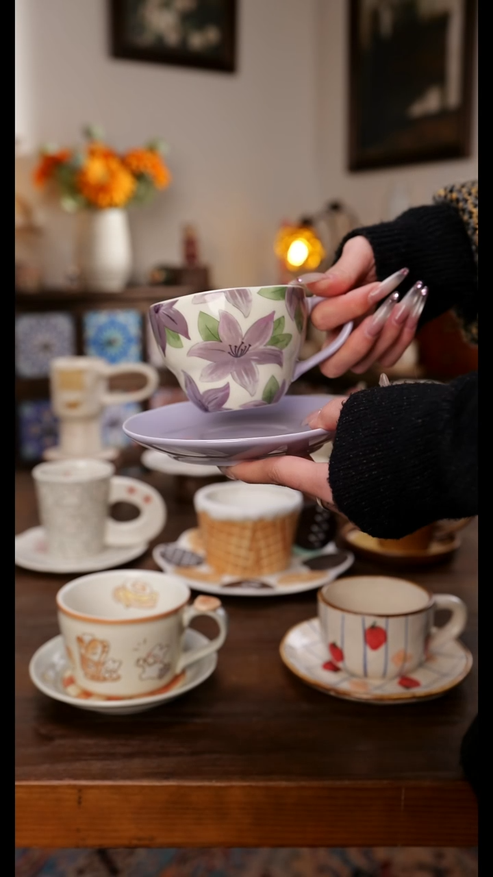 陶瓷便携款鸢尾花杯碟 手绘釉下彩