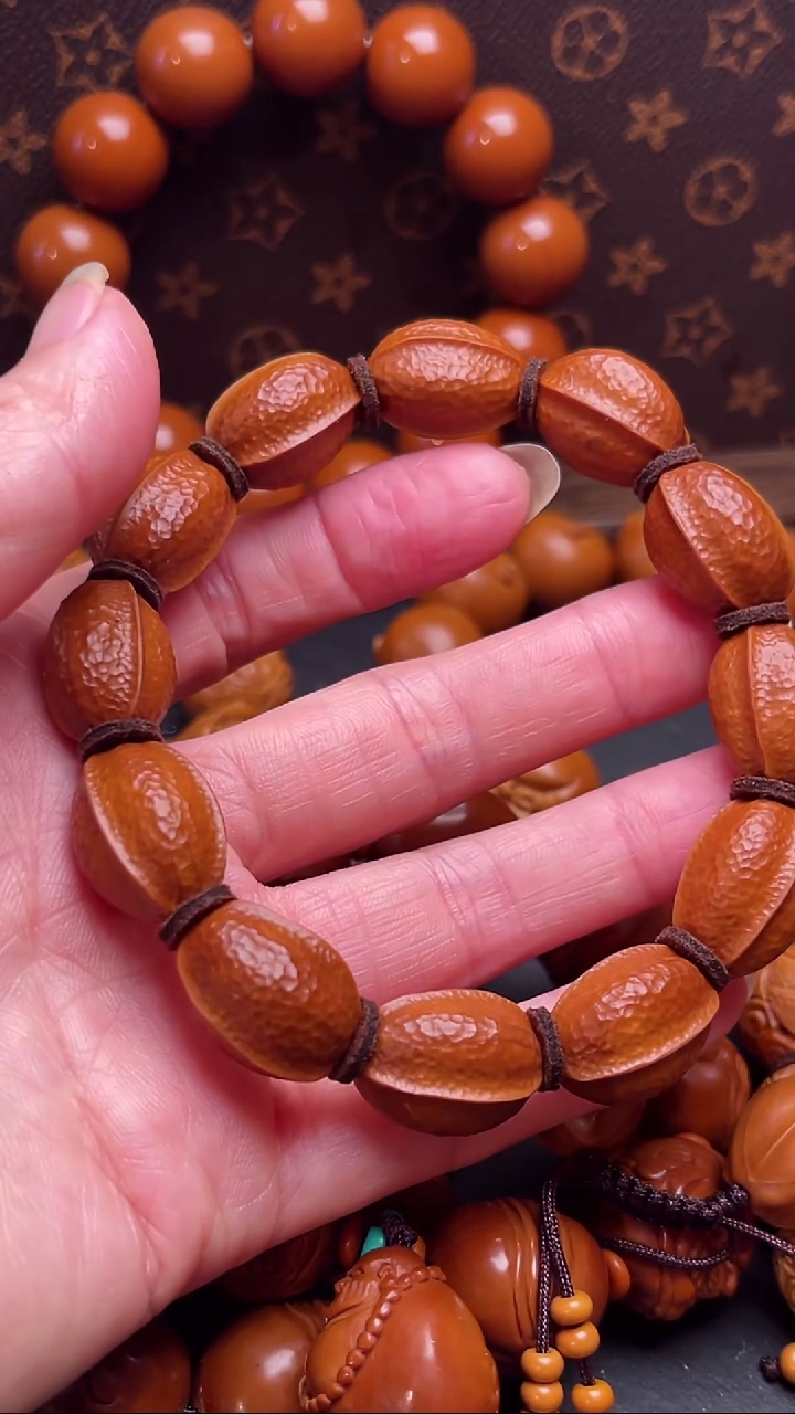 手串橄榄核1.4左右鲨鱼背橘子纹