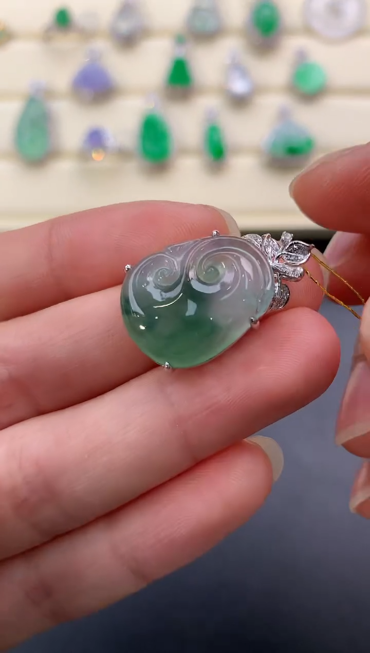 【闪购商品】翡翠颈饰18K金镶嵌W130