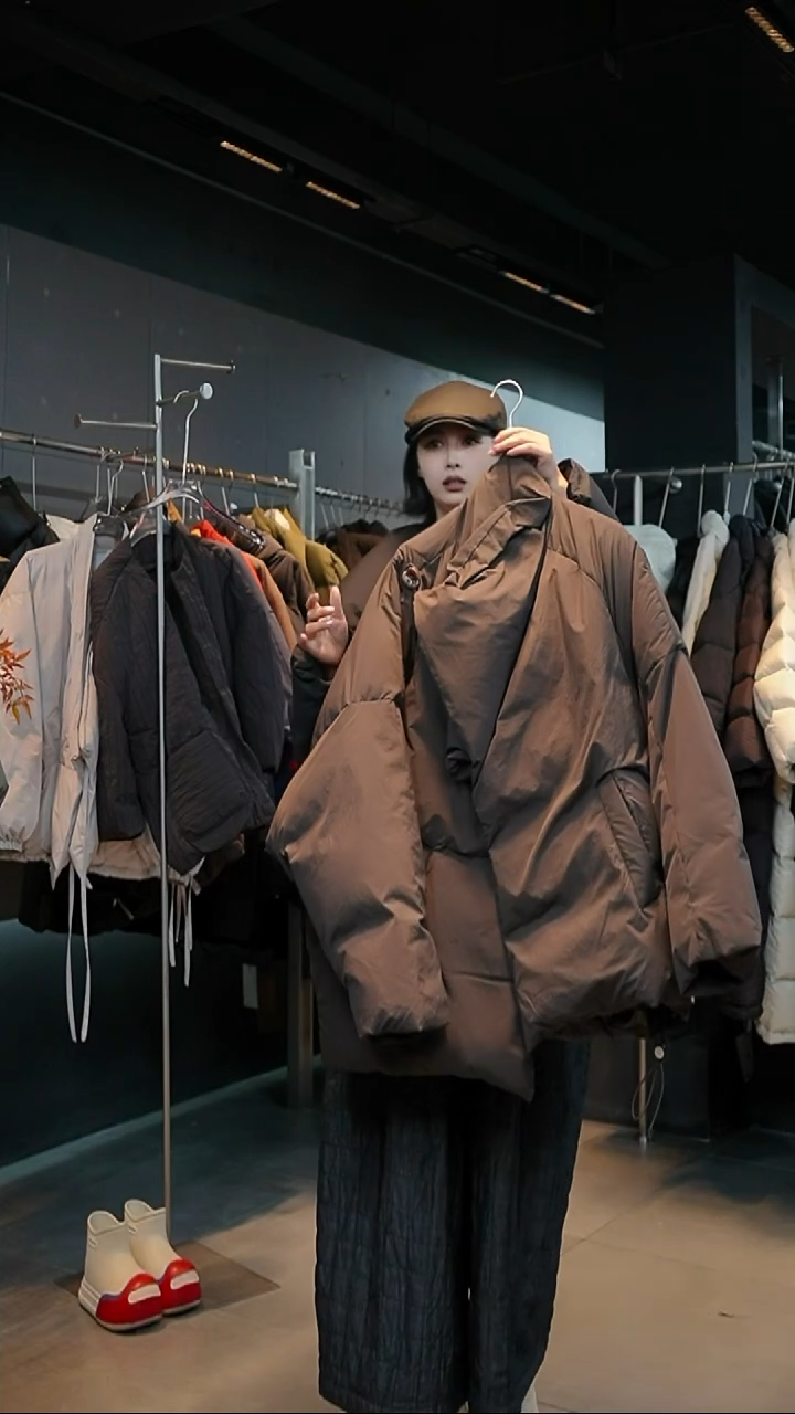 咖色羽绒咖色羽绒